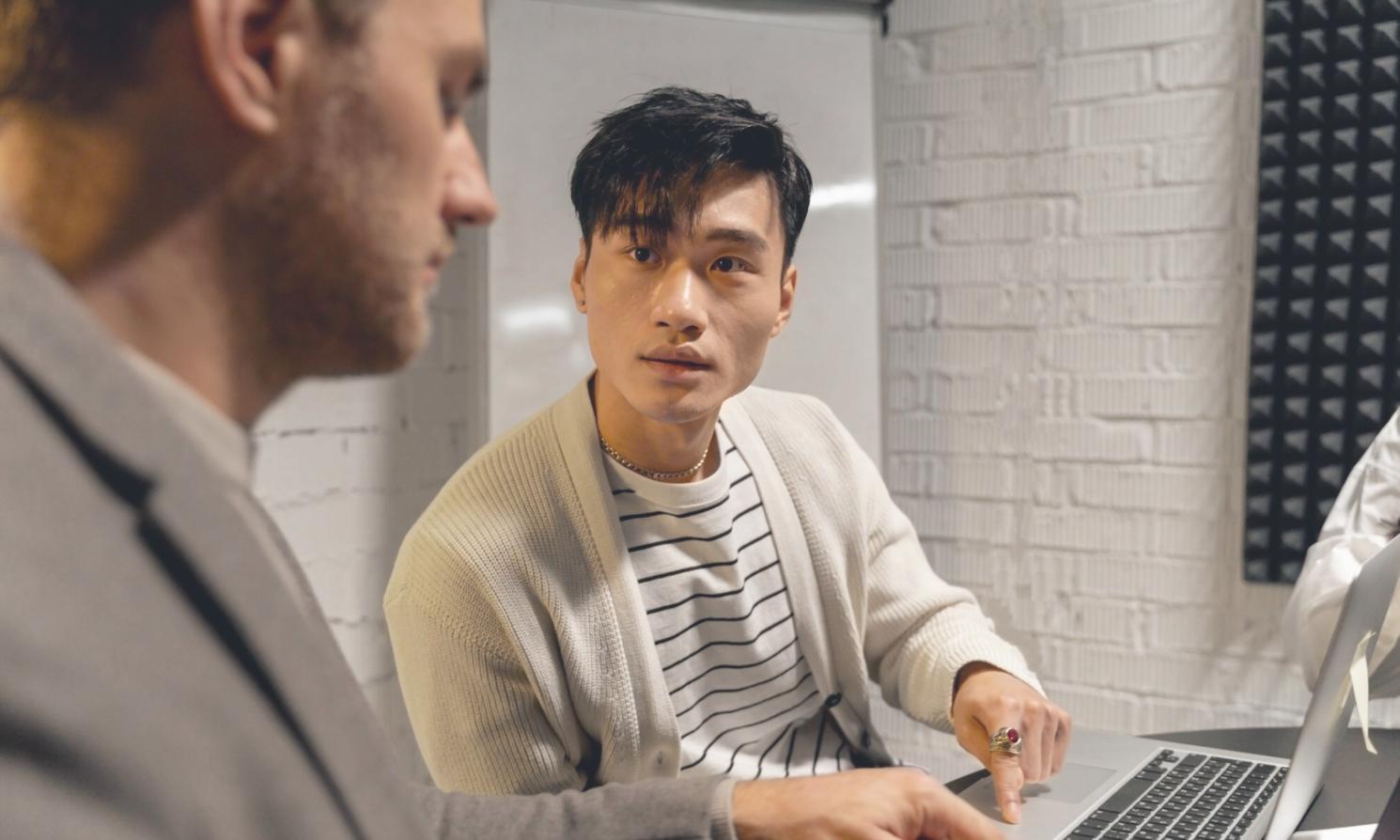 Gemeinsame Analyse von aktuellen Charts in einer praxisnahen Schulungsumgebung